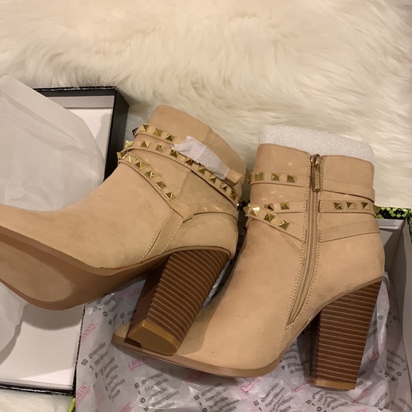 Cape Robbin Studded Boots - Picture 4 of 7